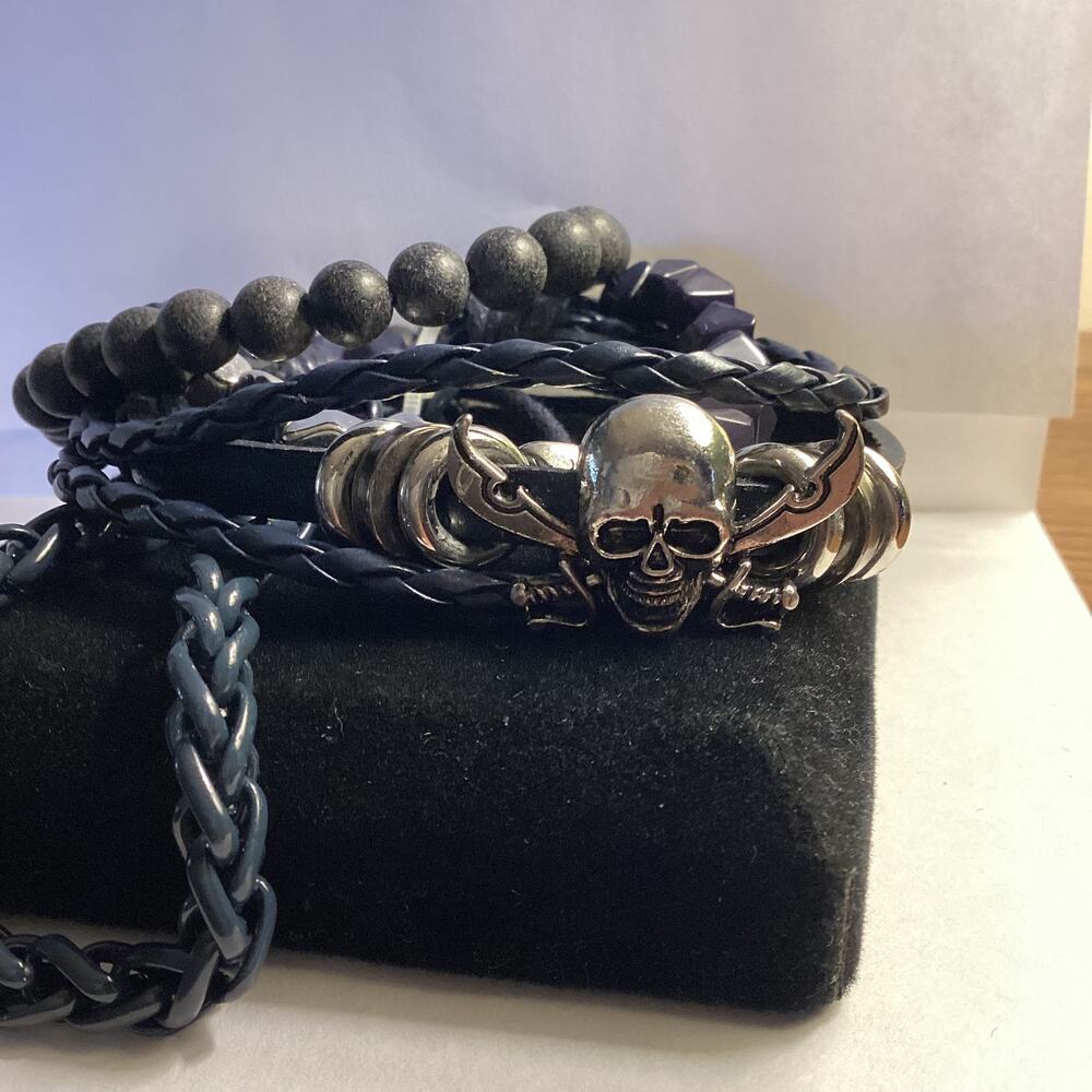 1974 NWOT Mens Skull and Swords Bracelet Set of 4 Black with Silver Skull/Swords